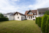 Ansicht vom Garten aus - Schönes, gepflegtes Einfamilienhaus mit Garten und Garage. Besichtigen- verlieben-einziehen!