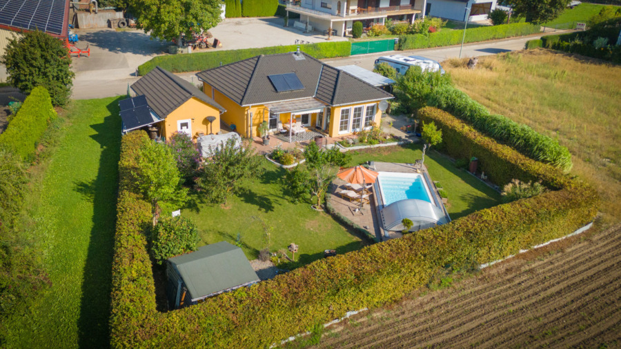 ** Reserviert ** Heimkommen und wohlfühlen – schönes Einfamilienhaus mit großem Grundstück und Pool, 86663 Asbach-Bäumenheim / Hamlar, Einfamilienhaus