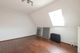 Zimmer 4 im DG - Zimmer ausserhalb der Wohnung im DG - 184 m² Wfl. zzgl. 90m² Gewerbefläche - Leben und Arbeiten mitten in der Stadt !