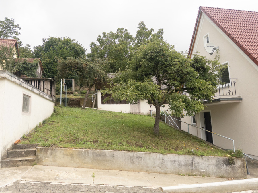 Erstbezug nach Sanierung – 3 ZKB mit großem Garten in 86655 Harburg, 86655 Harburg, Erdgeschosswohnung