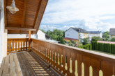 Balkon Zugang über Zimmer 2 und 3 - Schönes, gepflegtes Einfamilienhaus mit Garten und Garage. Besichtigen- verlieben-einziehen!