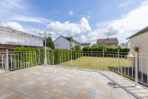 Terrasse mit Blick in den Garten - Schönes, gepflegtes Einfamilienhaus mit Garten und Garage. Besichtigen- verlieben-einziehen!